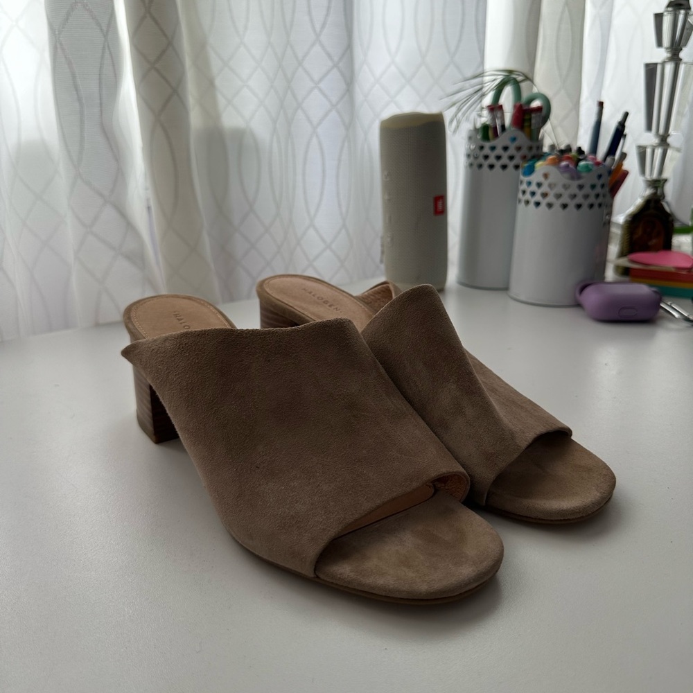 Halogen Freda Beige/Tan Suede Mules | size: 11